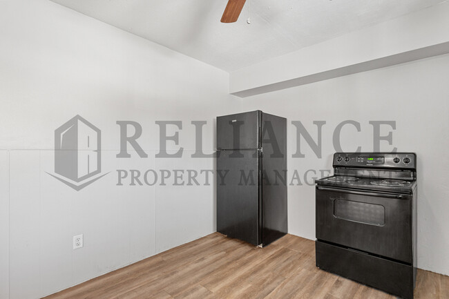 Building Photo - 317 W Kinkaid Ave