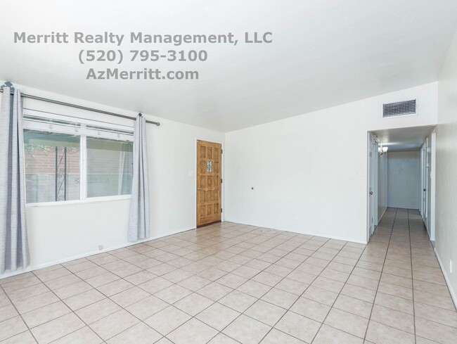 Building Photo - Spacious 3-Bedroom, 2-Bathroom Home Near U of A and Banner Health