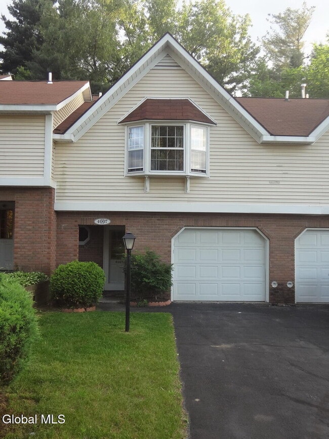 Building Photo - 4007 Chaucer Pl