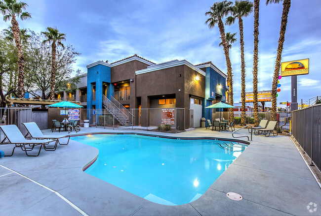 Building Photo - Boulder Palms