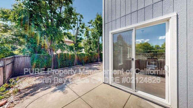 Building Photo - 5 Royal Gorge St