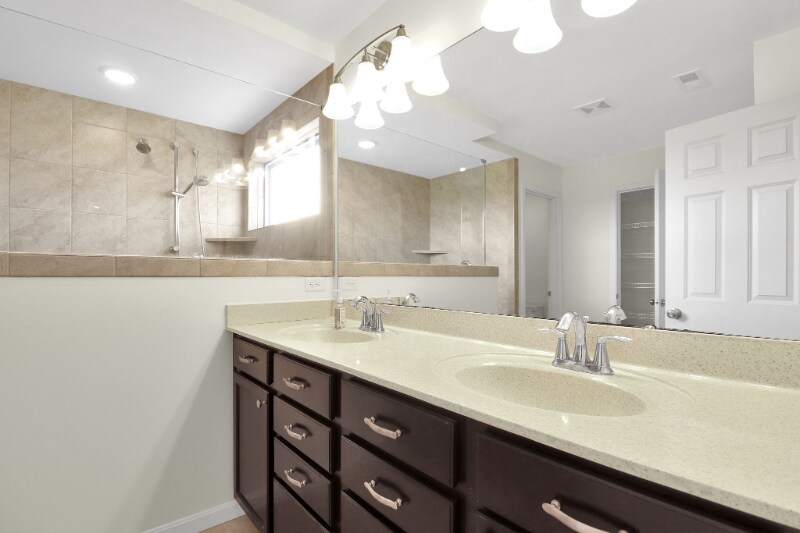 Building Photo - 6743 Palmetto Dr