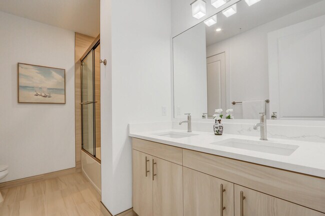 Building Photo - 120 Water Pointe Pl