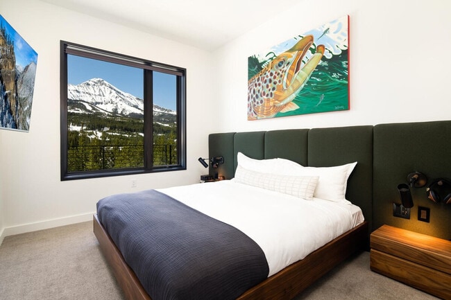 Building Photo - 4 Boathouse Way