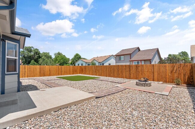Building Photo - 5164 Fennel Dr