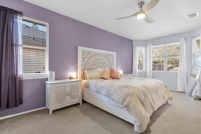 Building Photo - 4104 Sun Spirit Dr