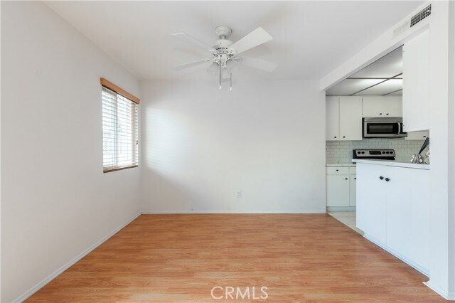 Building Photo - 5412 Lindley Ave