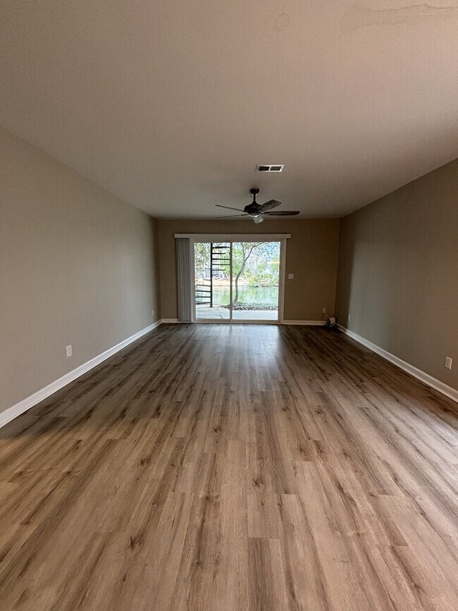 Building Photo - 8483 Yadkin Cir