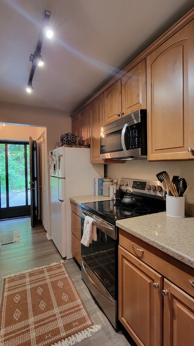 Building Photo - 1859 Yuma Ln N