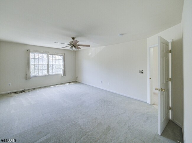 Building Photo - 223 Emily Pl