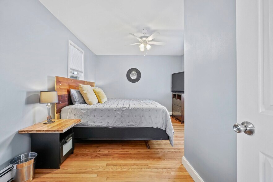 Building Photo - 372 Broadway