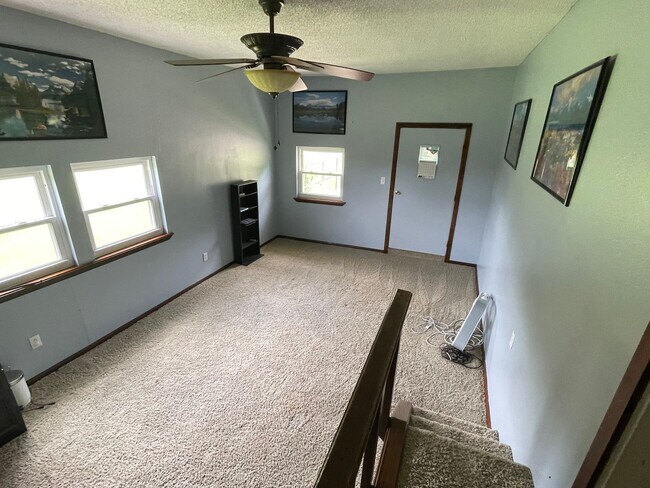 Building Photo - 3 Bedroom 1 Bathroom House Stilwell, OK