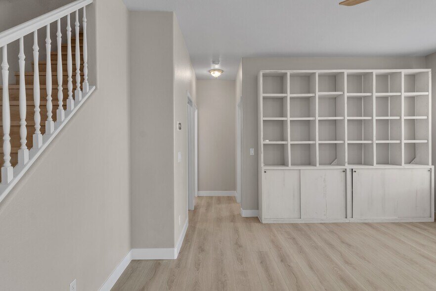 Building Photo - 1568 Lamplight Village Ln