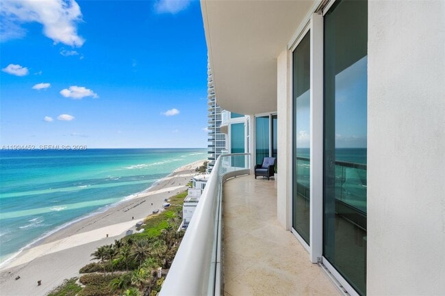 Building Photo - 16047 Collins Ave