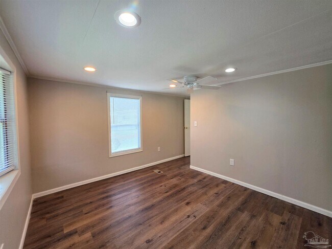 Building Photo - 2821 Hillcrest Ave