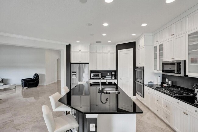 Building Photo - 8210 NW 115th Way