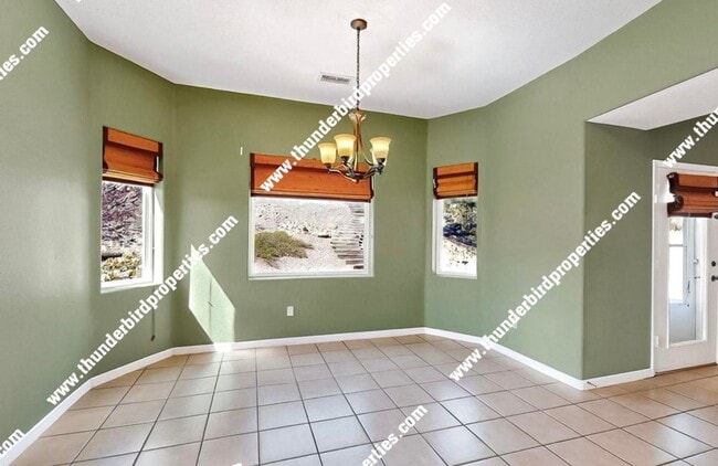 Building Photo - 5 bedroom home in Los Milagros