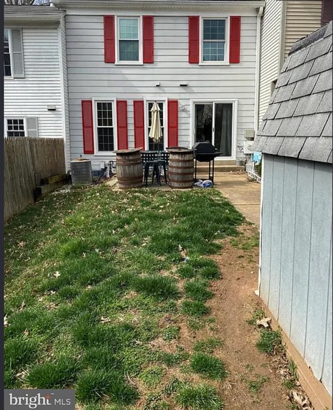 Building Photo - 17570 Macduff Ave