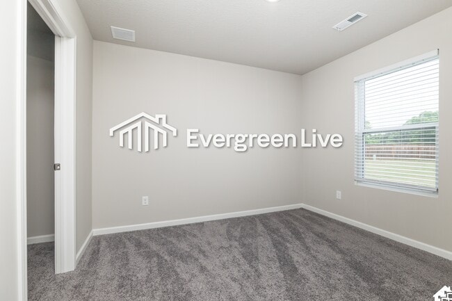 Building Photo - 108 Burlington Dr