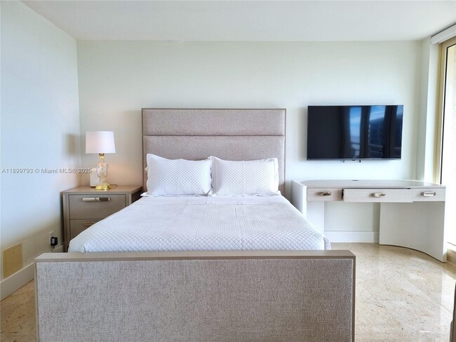 Building Photo - 4101 N Ocean Blvd