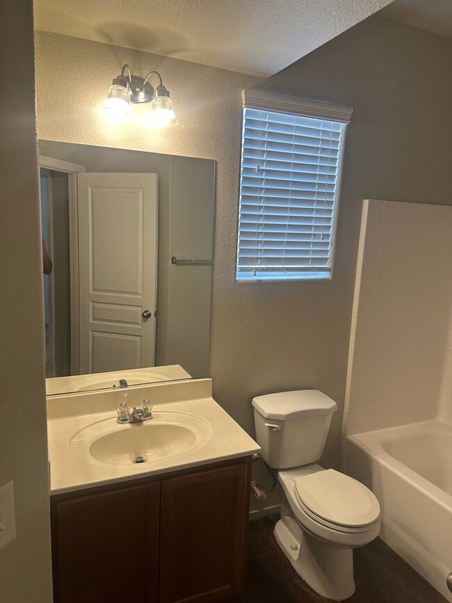 Building Photo - Henderson!!! Community: Cadence!! 4 Bedrooms!!! Bed & Full bath downstairs!! Loft/computer area u...