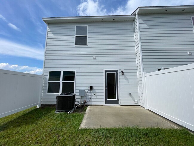 Building Photo - For Lease - Brand New 3 BR|3 BA Townhome