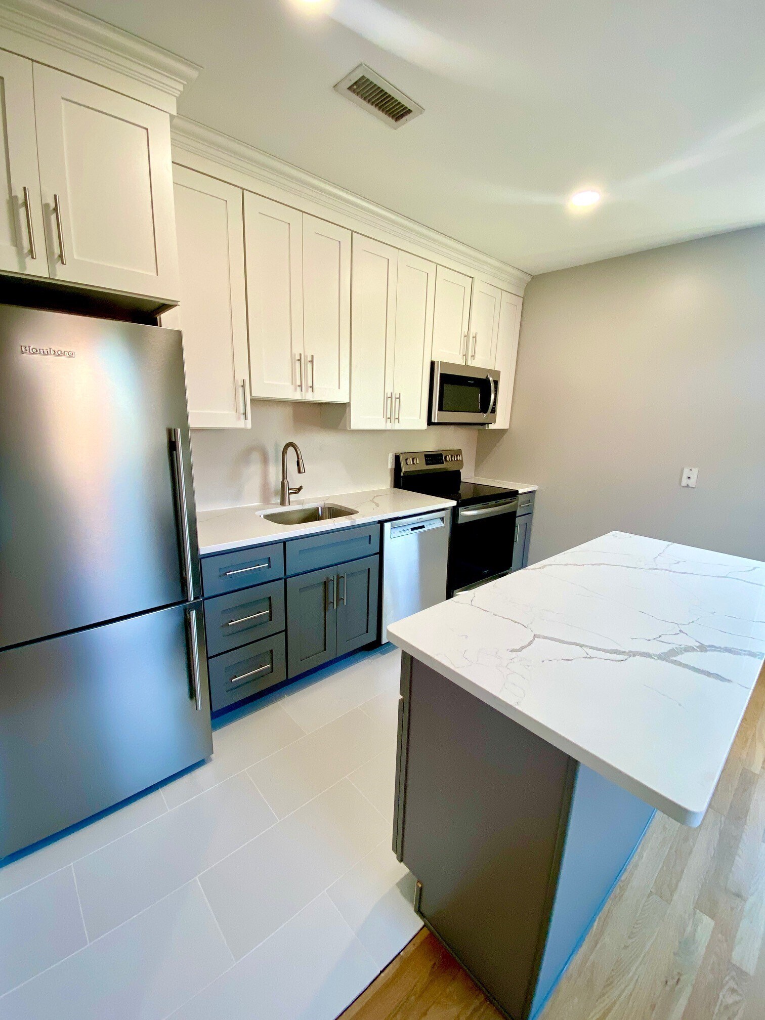 Building Photo - 155 W Brookline St