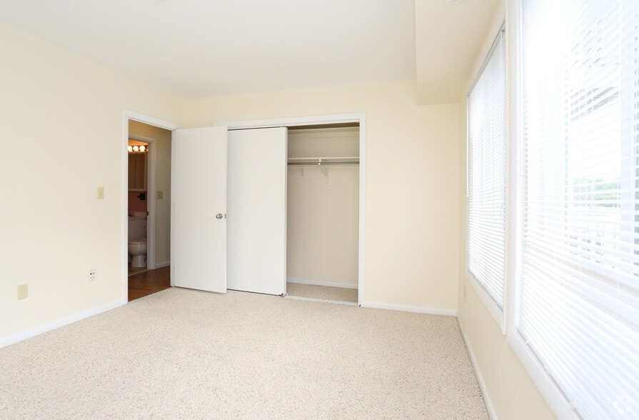 Westgate Apartments 2 Pearl St Woburn MA 01801 Apartment Finder