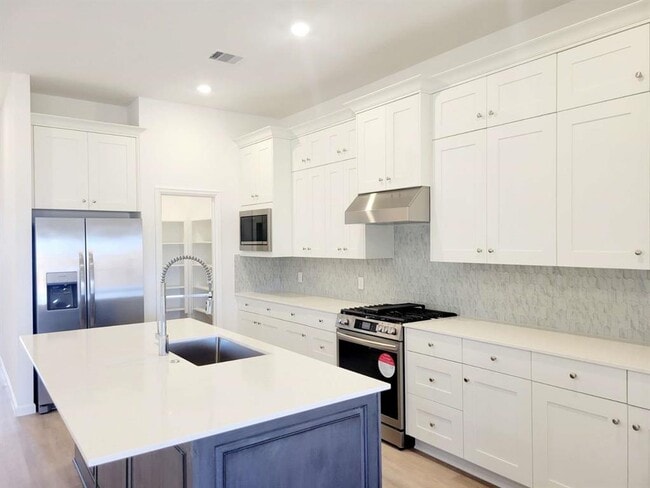 Building Photo - 30326 Centipede Grv Ln