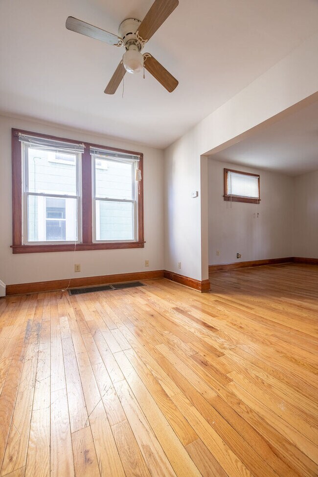 Building Photo - Hilltop Half Double
