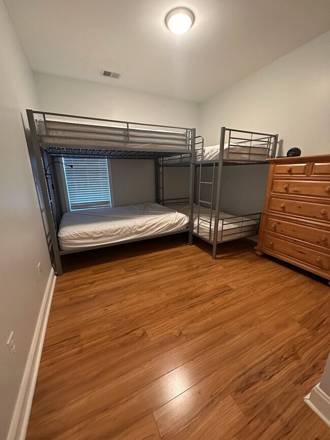 Building Photo - 1846 Camelot Dr SW