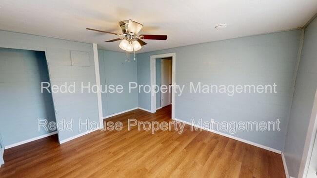 Building Photo - 103 Watkins St