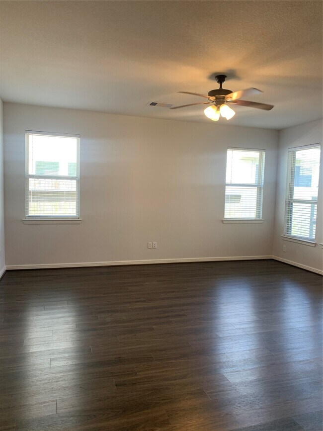 Building Photo - 18807 Fulvetta Haven Way