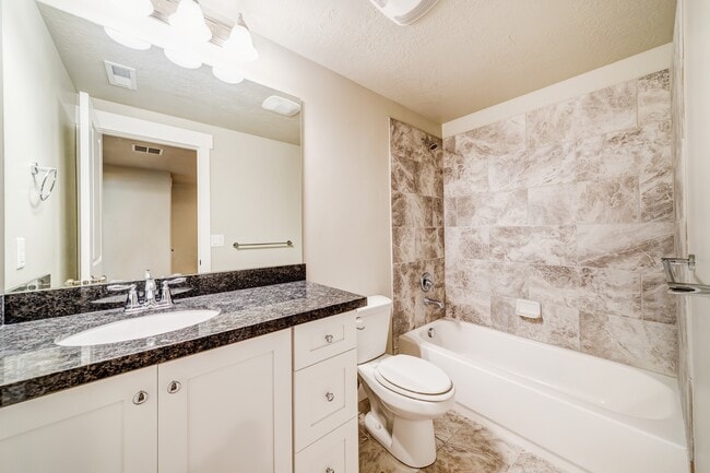 Building Photo - 4423 W Glendon Dr