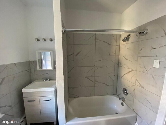 Building Photo - 7300 Boyer St