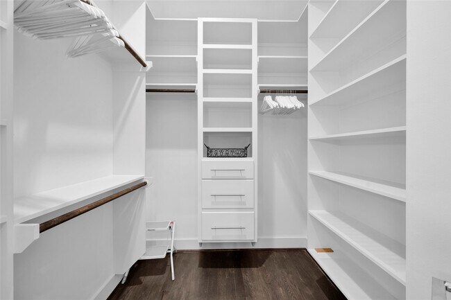 Building Photo - 19 Acorn Cluster Ct