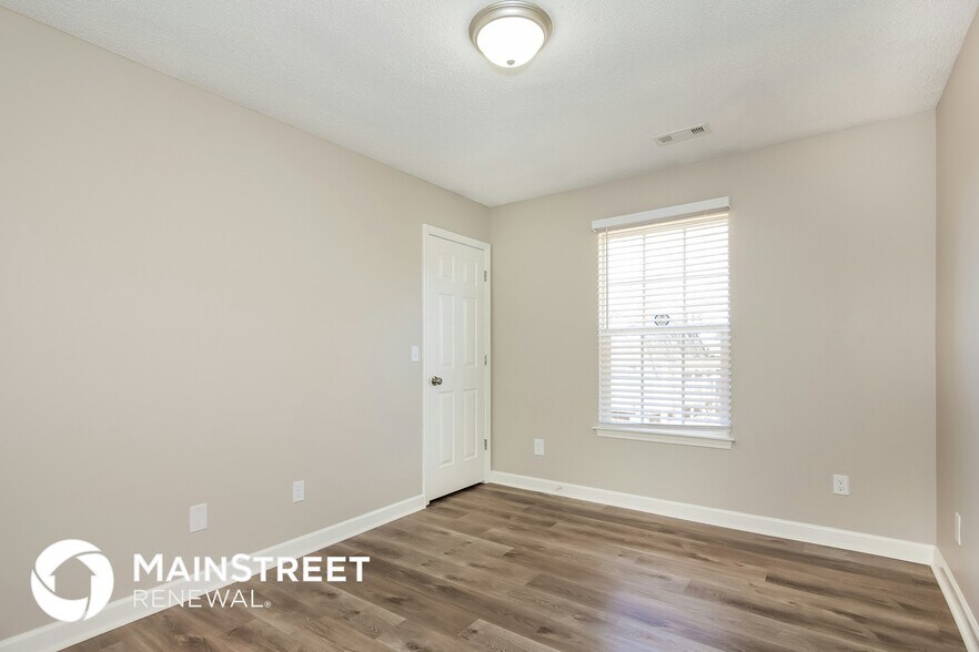 Building Photo - 2111 Pleasant Dale Dr