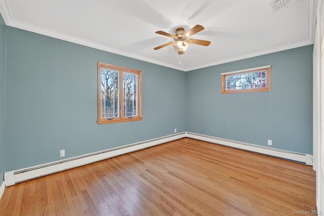 Building Photo - 350 Spring St