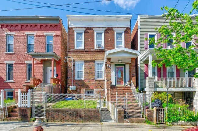 Building Photo - 85 Woodland Ave