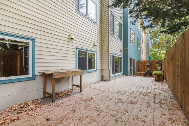 Building Photo - 2210 NE 92nd St