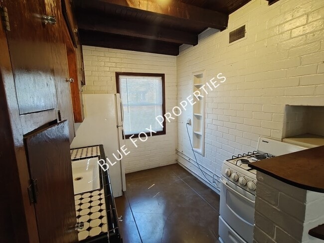 Building Photo - 1211 N Jones Blvd