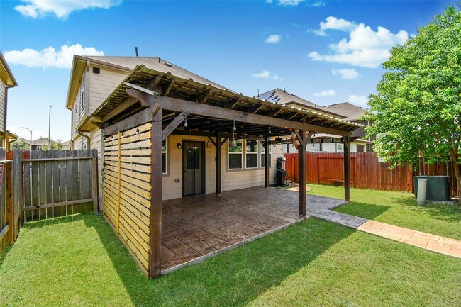 Building Photo - 18638 Lansdowne Stream Path