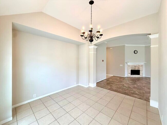 Building Photo - 9006 Sundown Dr