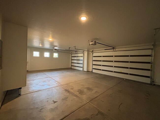 Building Photo - SPACIOUS SINGLE LEVEL HOME IN WASHINGTON FIELDS FOR RENT!