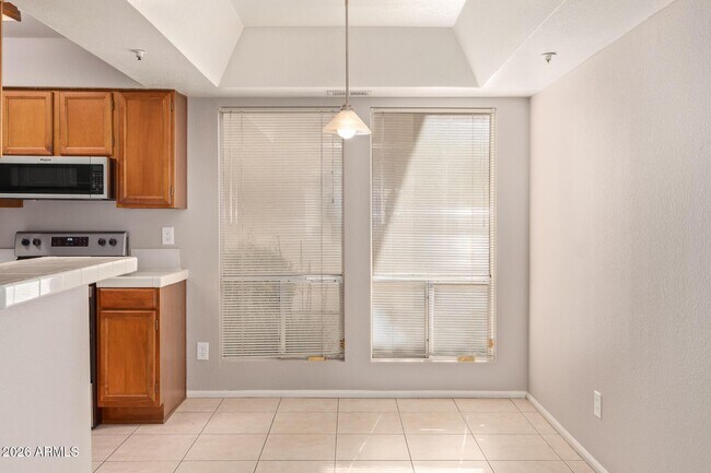 Building Photo - 10610 S 48th St