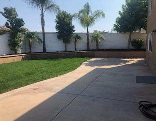 Building Photo - Temecula 4 Bedroom + Loft & Office Available in July