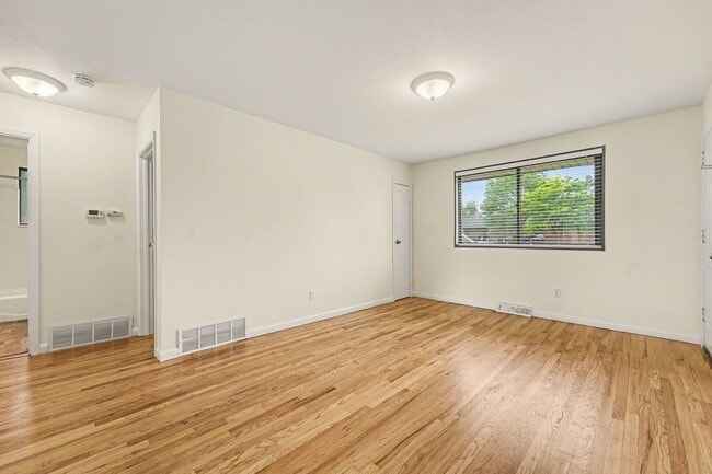 Building Photo - 76 Newland Ct