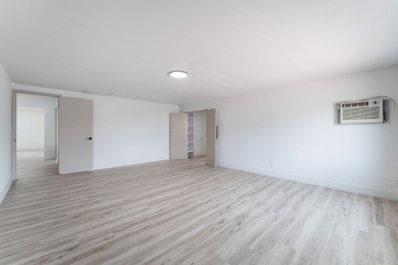 Building Photo - 1808 E St Louis Ave