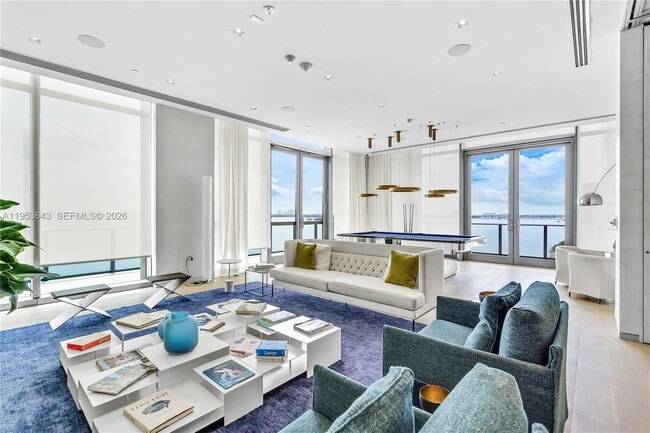 Building Photo - 3131 NE 7th Ave