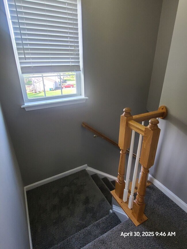 Building Photo - End Unit Town Home in Waynesboro, PA!